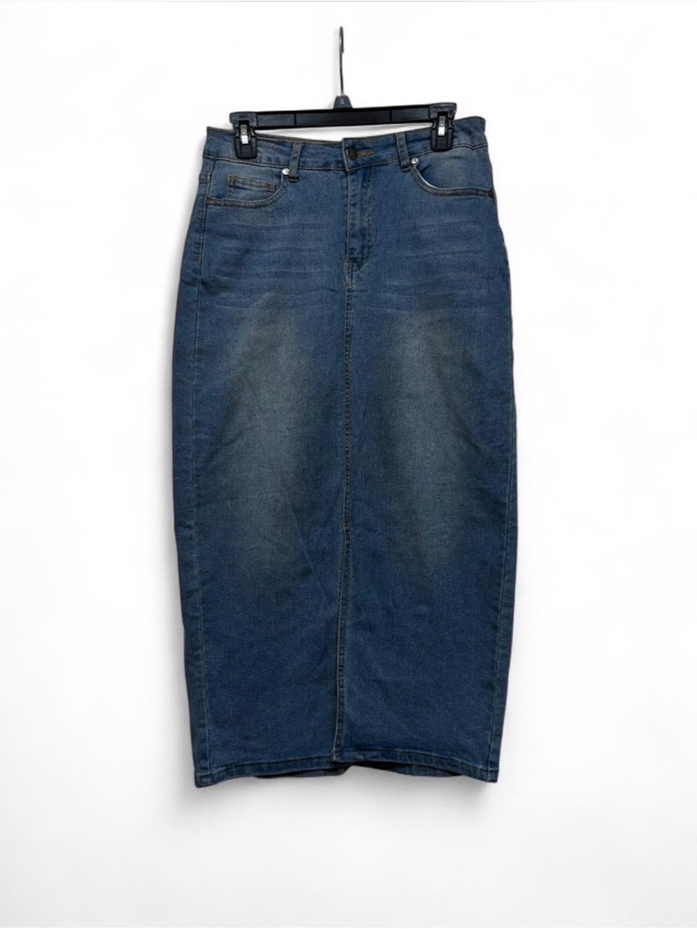 Straight Leg Women’s Jeans in Dark Blue Denim